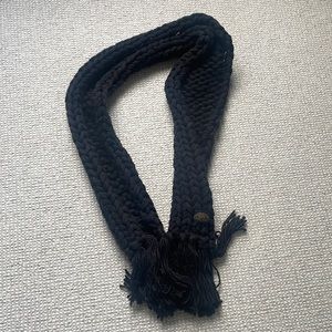 Chunky Yarn Scarf, Levi’s